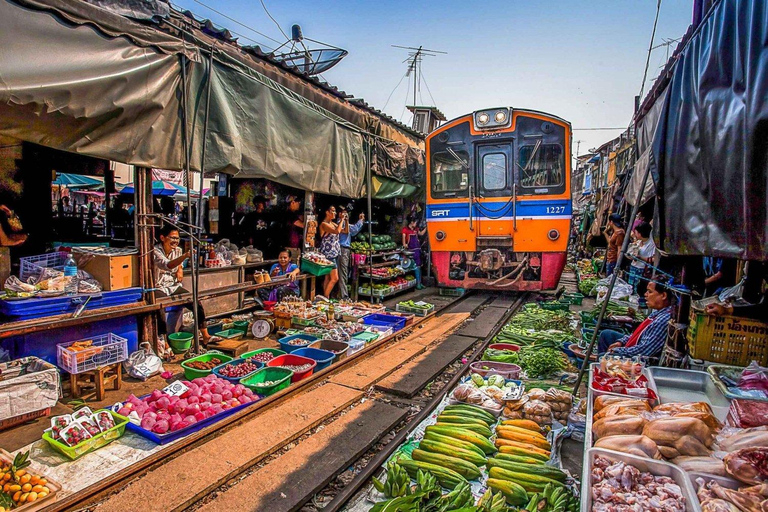 Bangkok: Floating Market, Train Market, Dragon Temple Tour
