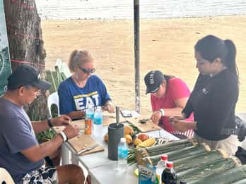 Corso di cucina con bambù sull'isola di Siargao