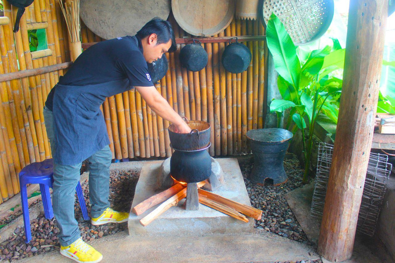 Luang Prabang: Cooking Class, Temple Visit, and Lunch