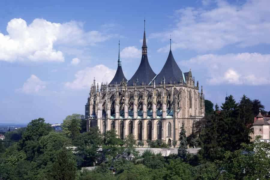 Kutná Hora ab Prag – Die Beinkirche & St. Barbara. Foto: GetYourGuide