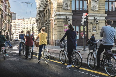 Bilbao: Gatukonst E-Bike-tur i liten gruppBilbao: Alternativ cykeltur