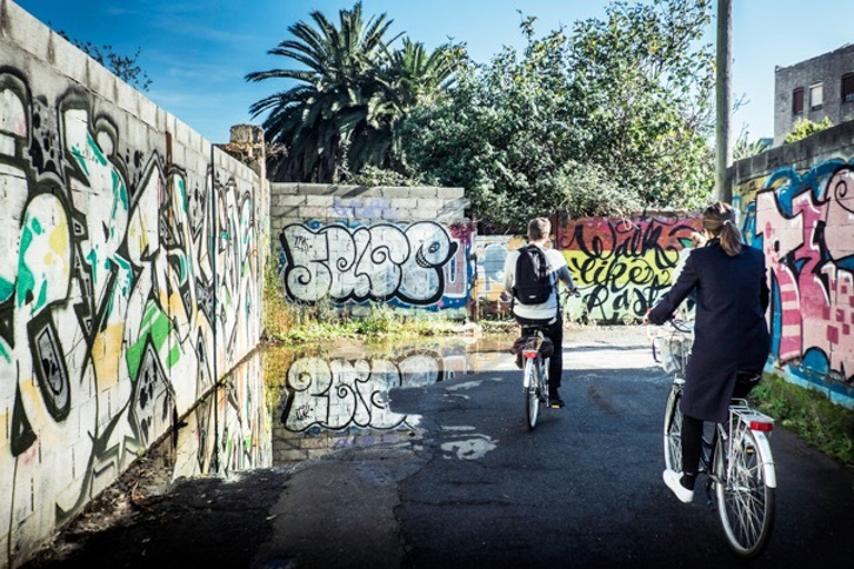 Bilbao: Tour in E-Bike per piccoli gruppi sull&#039;arte di stradaBilbao: tour alternativo in bicicletta