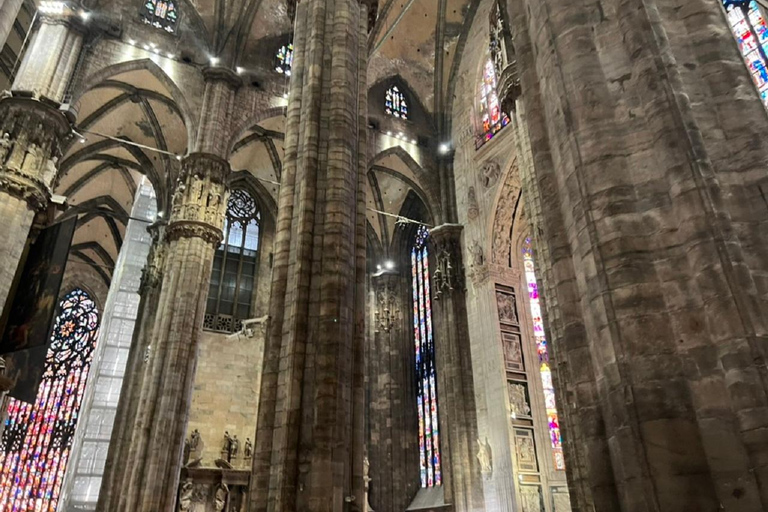 Milano: Guidad stadsrundtur med Duomo och valfri terrassSmågruppsresa med tillgång till terrass (hiss)