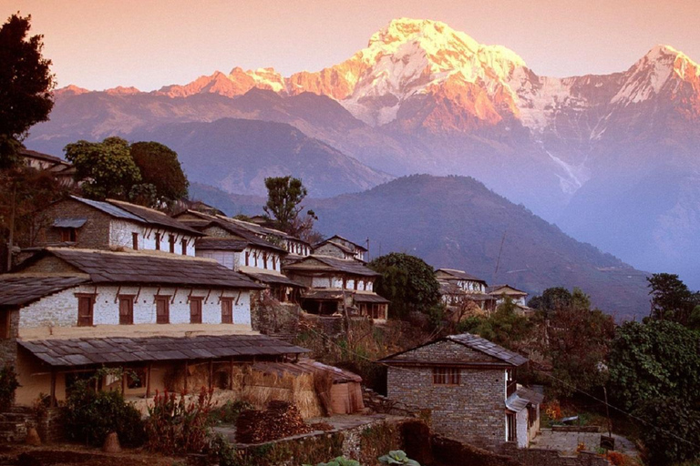 Explorando a beleza de Ghandruk: Tour guiado de 2 dias em um jipe com tração nas quatro rodas