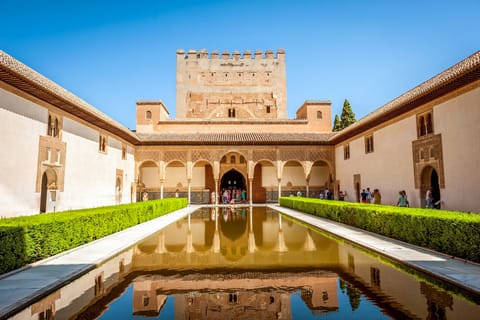 Granada: Alhambra & Nasrid Palaces Fast-Track Ticket