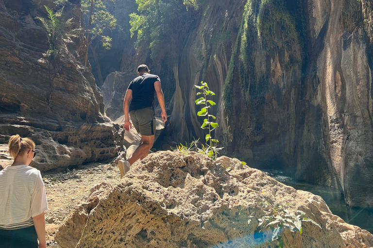 Wadi Lajab Canyon vandringsturVandringstur i Wadi Lajab Canyon