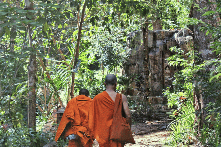 Chiang Mai: Hmong Village, Doi Suthep and Wat Pha Lat Trek