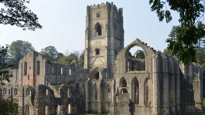 yorkshire dales and fountains abbey from york