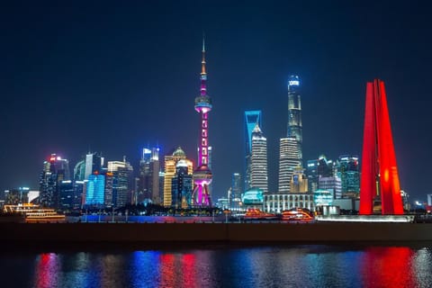 Shanghai: Private City Tour with River Cruise & Tower Entry