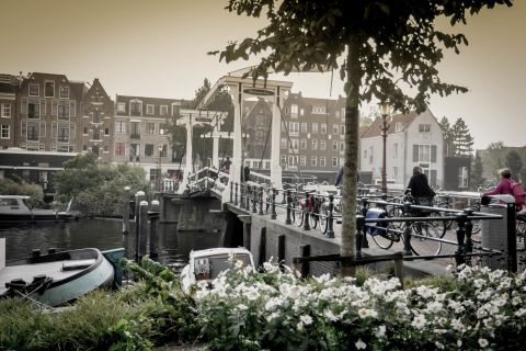 Amsterdam : visite touristique à vélo aux côtés d'un guide français
