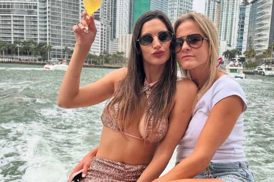 1 Stunde Miami Private Bootsfahrt mit Champagner und Kapitän. Foto: GetYourGuide