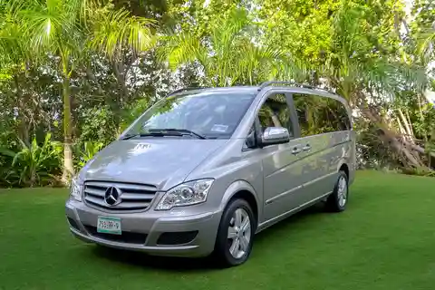 Los Cabos Airport (SJD): Private Deluxe Minivan Transfer