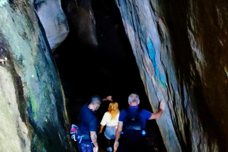 Rio de Janeiro: Tijuca Caves Guided Hike with Park Entry