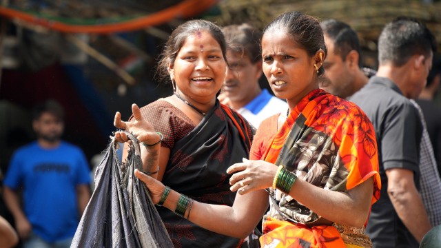 Visit Slum Tour Inside Dharavi's Vibrant Community in Mumbai