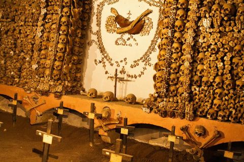 Katakomben von Rom: Exklusive After Hours & Knochenkapellen-Tour