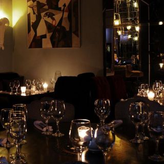 Marrakesch: Lotus-Club Dinner-Show mit Hoteltransfers