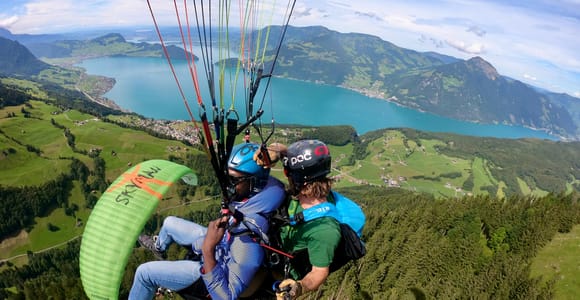 Lucerne: Unique Tandem Paragliding Experience