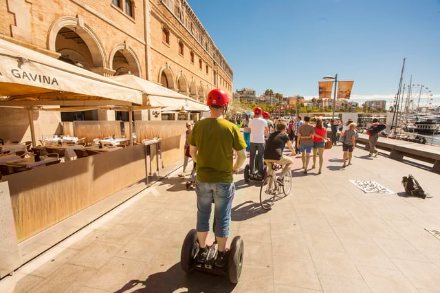 Barcelona legnépszerűbb látnivalói: segway-túra idegenvezetővel
