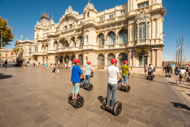 Barcelone : visite en Segway guidée de 2 heures sur les curiosités de la ville