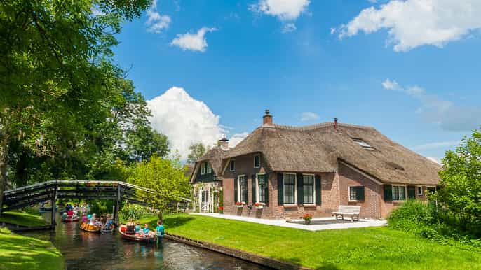small group full day trip to giethoorn