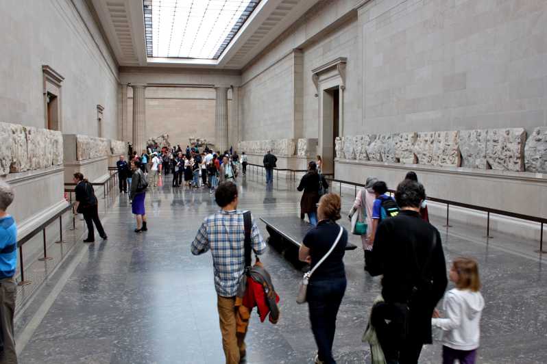 British Museum & Camden Town 3.5-Hour Group Tour in Italian