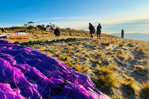 Quito: Paragliding Flight from the Teleférico with 360 Video