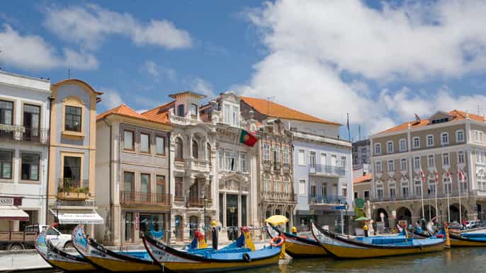 excursão de meio dia aveiro e costa nova c/ passeio de barco