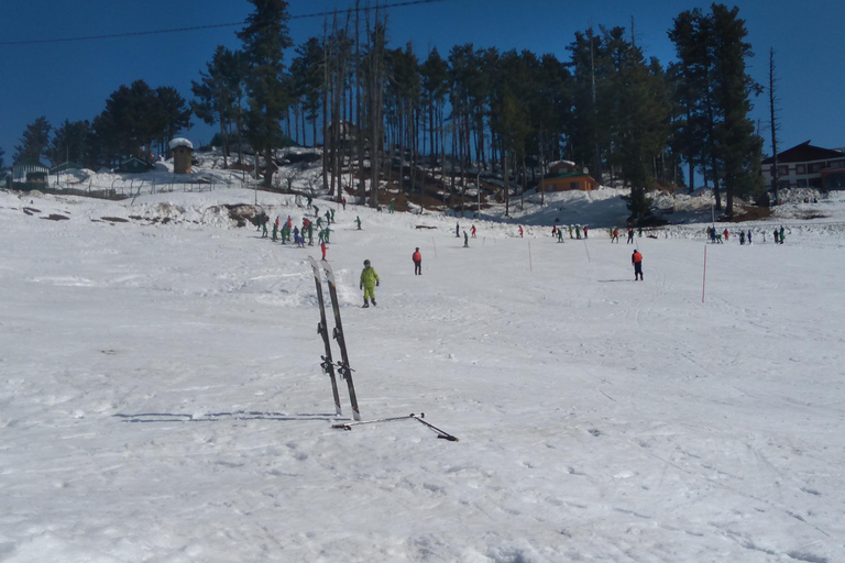 Tatra Mountains: Zakopane Private Ski Tour with Instructor Krakow: Instructor lead Ski Tour - Tatra Mountains