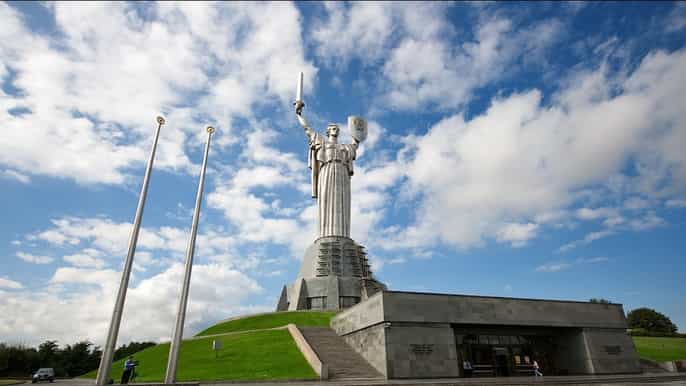 kiev private walking tour to museum of wwii