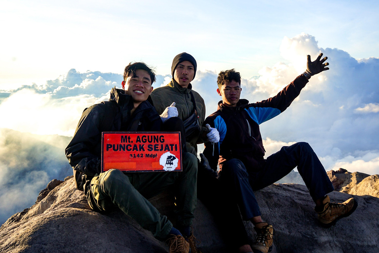 Bali/berg Agung: Privé trektocht zonsopgangZonsopgang trektocht vanaf Besakih Tempel met hotel transfer