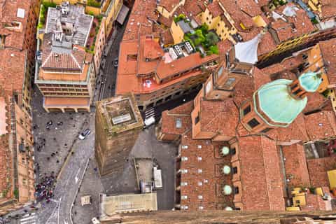 Bologna: 2-Hour Book a Like-Minded Local Host
