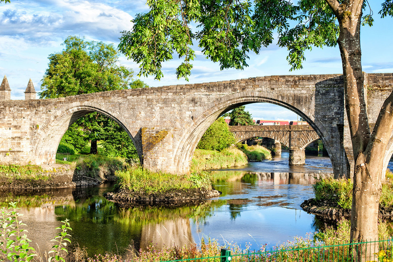 Edinburgh: Stirling, Whisky & St Andrews Tour in Italian