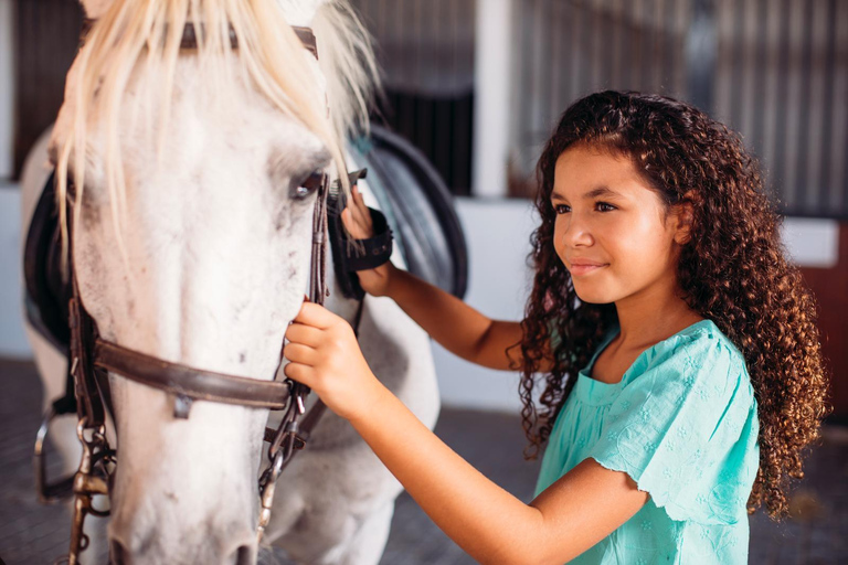 Málaga: Guided tour on horseback in the Guadalhorce Valley Malaga: Guided tour on horseback through the Guadalhorce Valley in french language