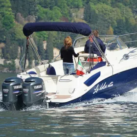 Comer See: Varenna Private Tour 4 Stunden Eolo Boot