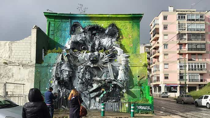 Lisbon: Street Art Tour