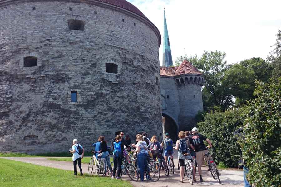 Tallinn: Halbtägige Sightseeing-Tour per Fahrrad. Foto: GetYourGuide