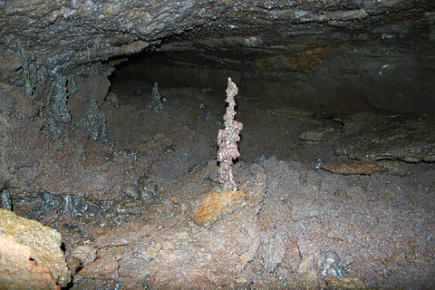 Leidarendi Cave: Lava Tunnel Caving från Reykjavik