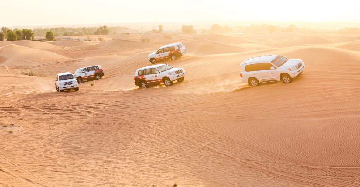 Dubai: 4WD Desert Safari Tour with BBQ Dinner and Live Show