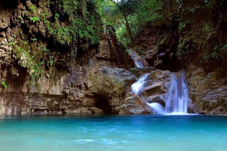 Puerto Plata: aventura en 7 cascadas con almuerzo y servicio de recogidaPuerto Plata: aventura por 7 cascadas con almuerzo y servicio de recogida