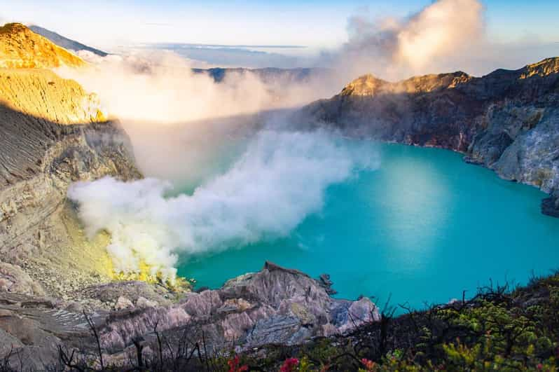 Banyuwangi : Wandeling naar Mt Ijen, blauw vuur & panoramisch meer met gids