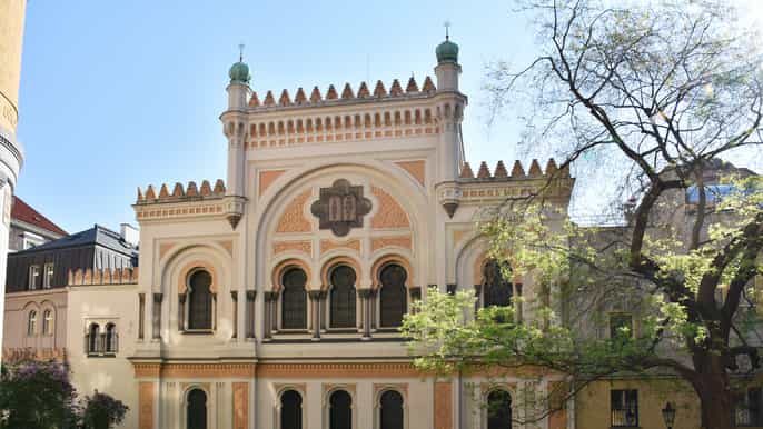 prague jewish quarter walking tour with admission tickets