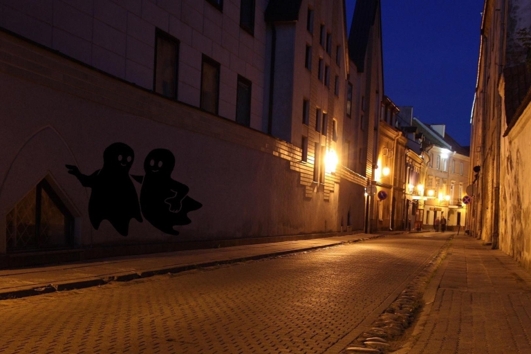 Riga: Ghost Walking Tour y degustación de bálsamoPaseo a pie por el fantasma de Riga