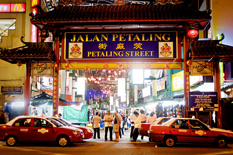 Kuala Lumpur bei Nacht und Malaysian Food Tour