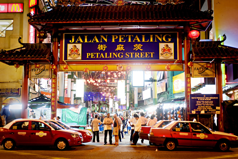 Kuala Lumpur bei Nacht und Malaysian Food Tour