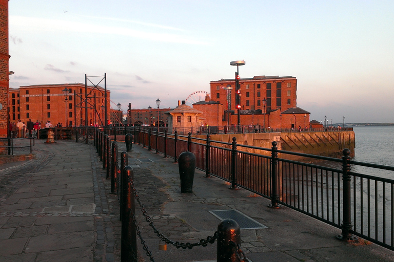 Liverpool: Private Walking Tour with a Local 3-Hour Tour
