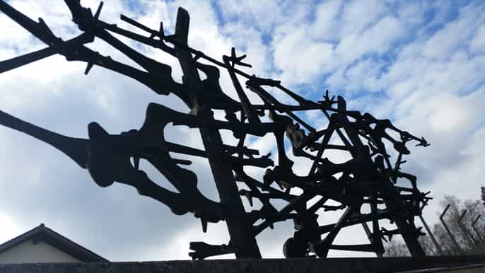 dachau memorial site tour