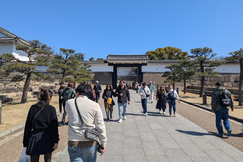Osaka: Osaka Castle Guided Tour with Local Guide