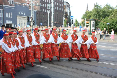 Tallinn: Wycieczka na ląd z atrakcjami i transferem powrotnym