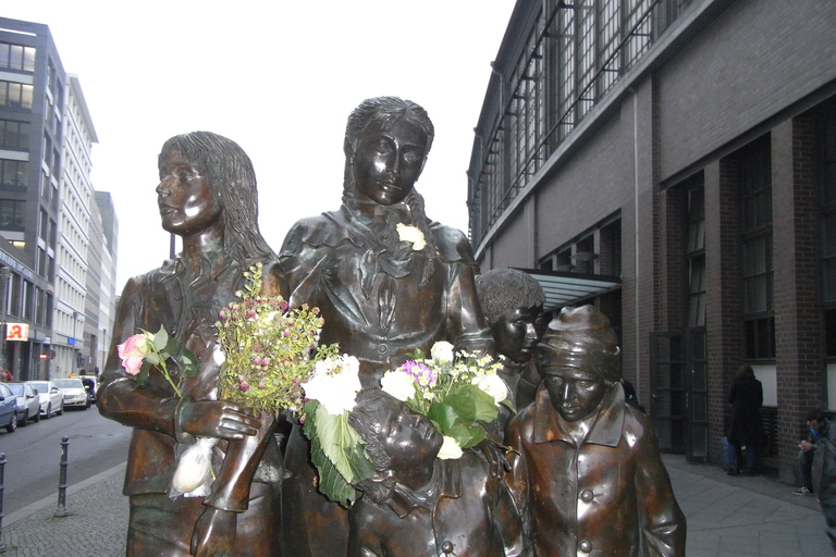 Berlin: Visite guidée privée sur le patrimoine et l'histoire juiveBerlin: Circuit du patrimoine juif