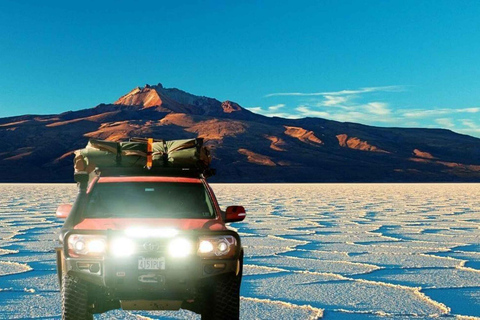 From San Pedro de Atacama: 4-Day Uyuni Salt Flats Tour